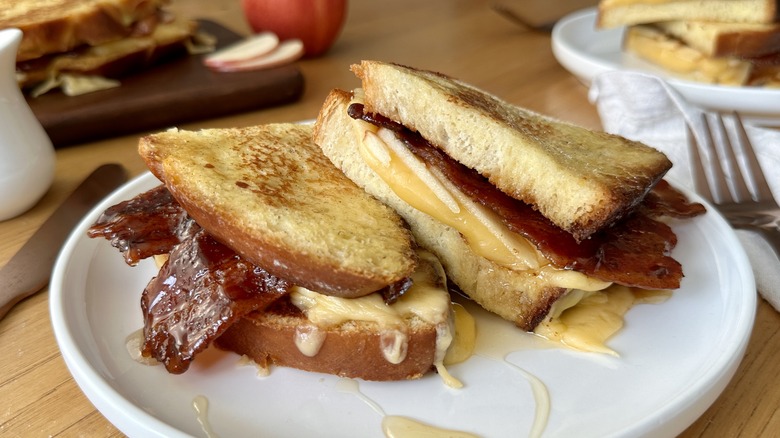 Sweet and spicy French toast sandwiches