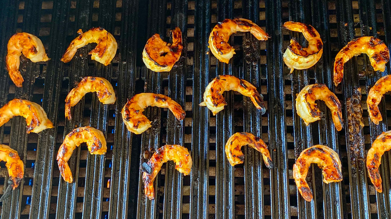 shrimp on the grill 