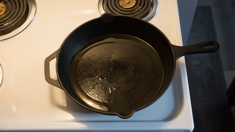 oil in cast iron skillet 