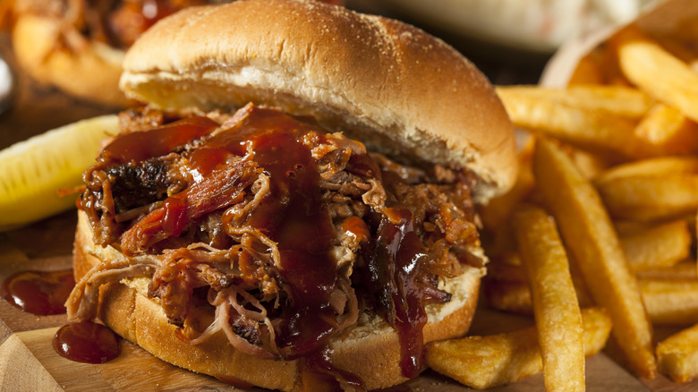 pulled pork sandwich