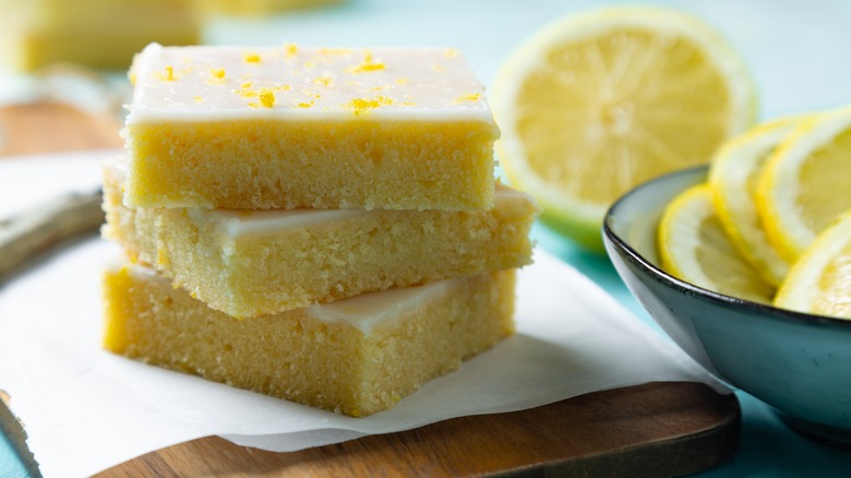 Fudgy homemade lemon bars