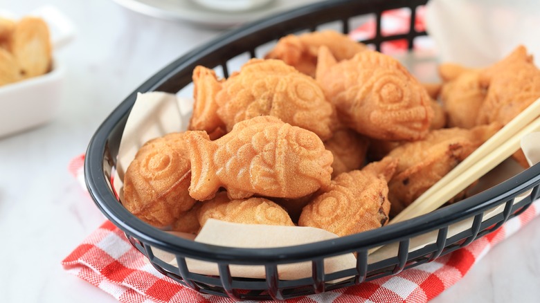 basket of several bungeoppang