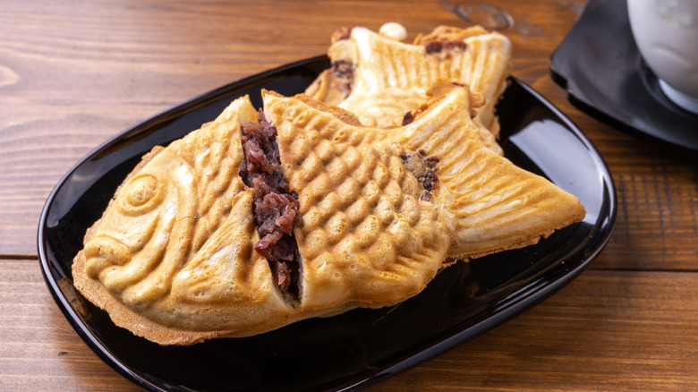 plate of red bean taiyaki