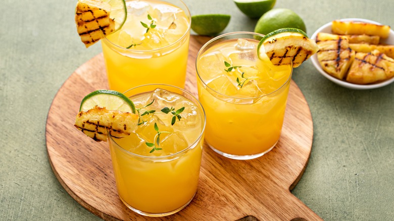 margaritas with grilled fruit