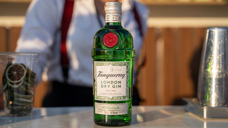 Tanqueray London dry gin on bar