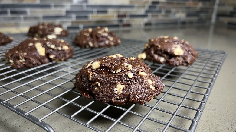 Cookies cooling on a wire rack