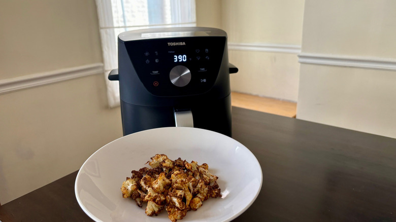 A plate of air-fried cauliflower and Toshiba Air Fryer