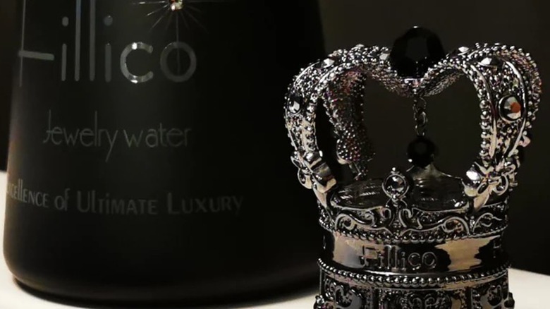 Fillico Jewelry Water with small crown topper