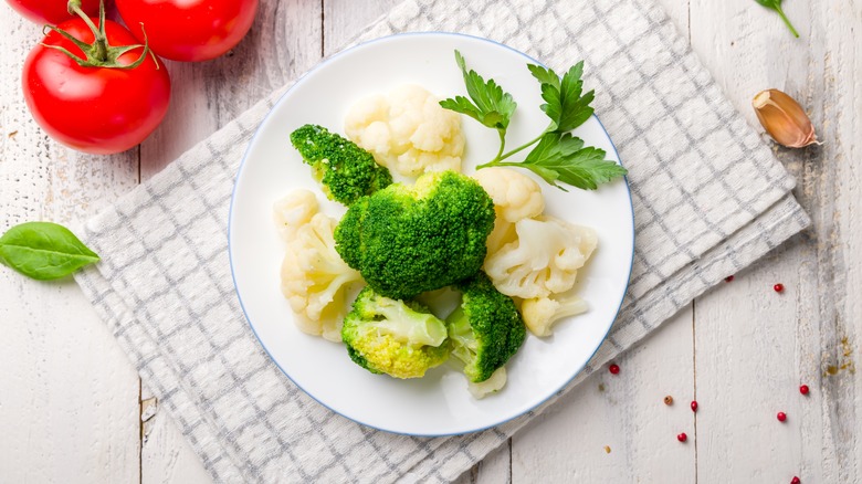 Steamed broccoli and cauliflower