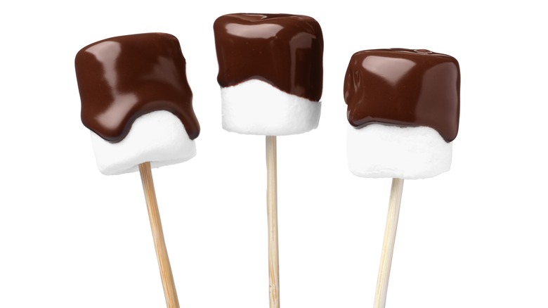 Marshmallows with melted chocolate