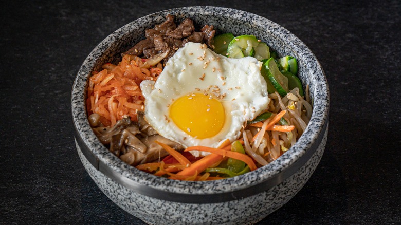 Dolsot bibimbap