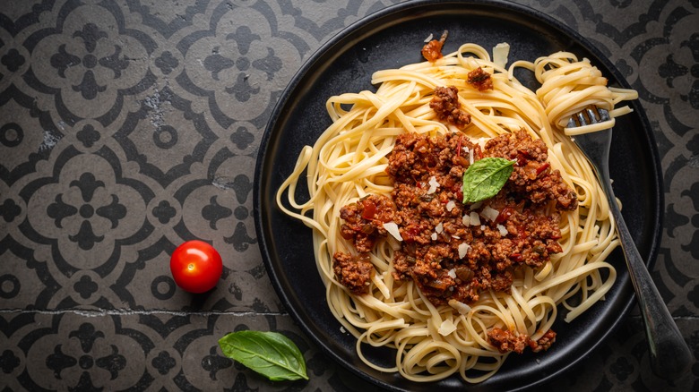 Bolognese sauce over pasta