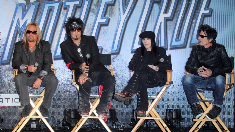 Mötley Crüe at press conference