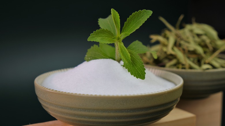 Stevia leaves and sweetener