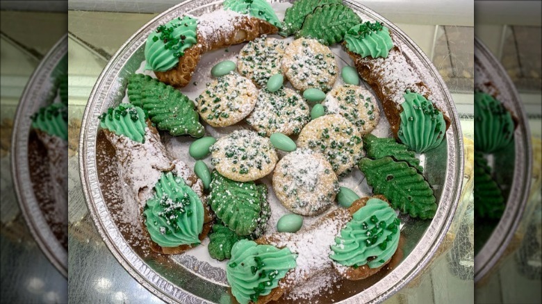Conca D'Oro green cookies and cannoli