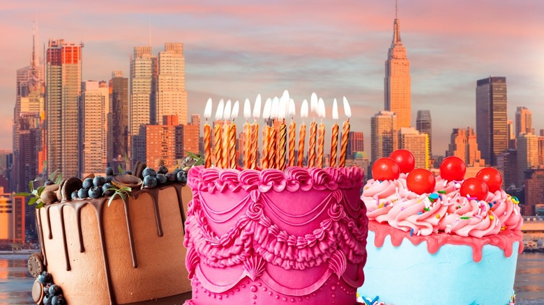 cakes with New York skyline
