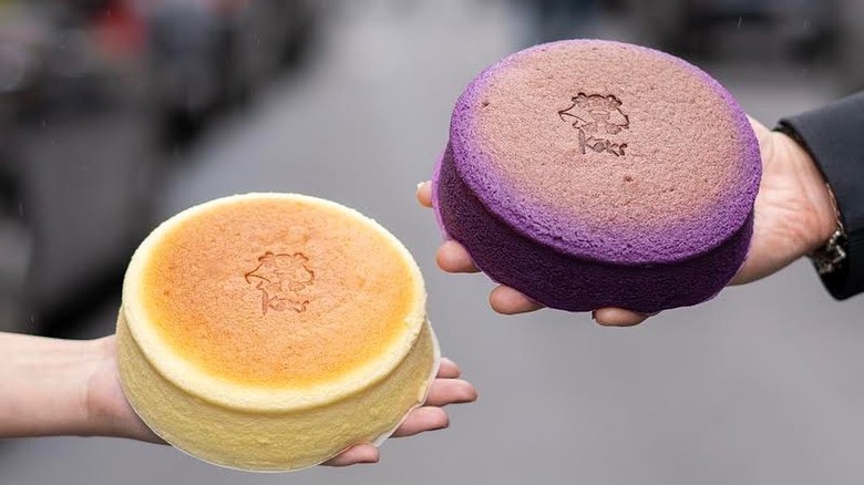 Keki purple and regular cheesecake