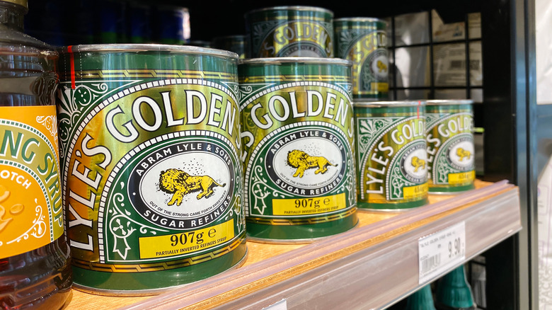 Golden syrup on store shelf