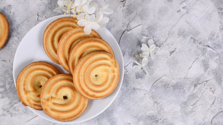 Round German spritz cookies