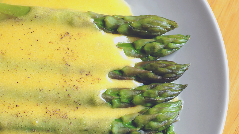 Asparagus with hollandaise