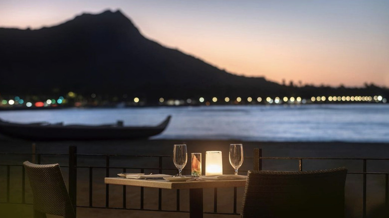 Restaurant overlooking Diamond Head