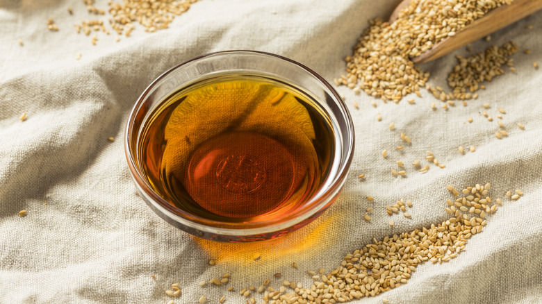 Sesame oil in bowl