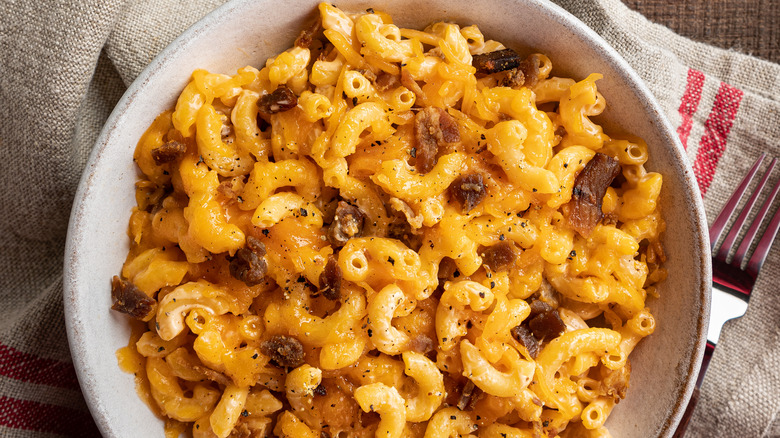 Bacon mac and cheese