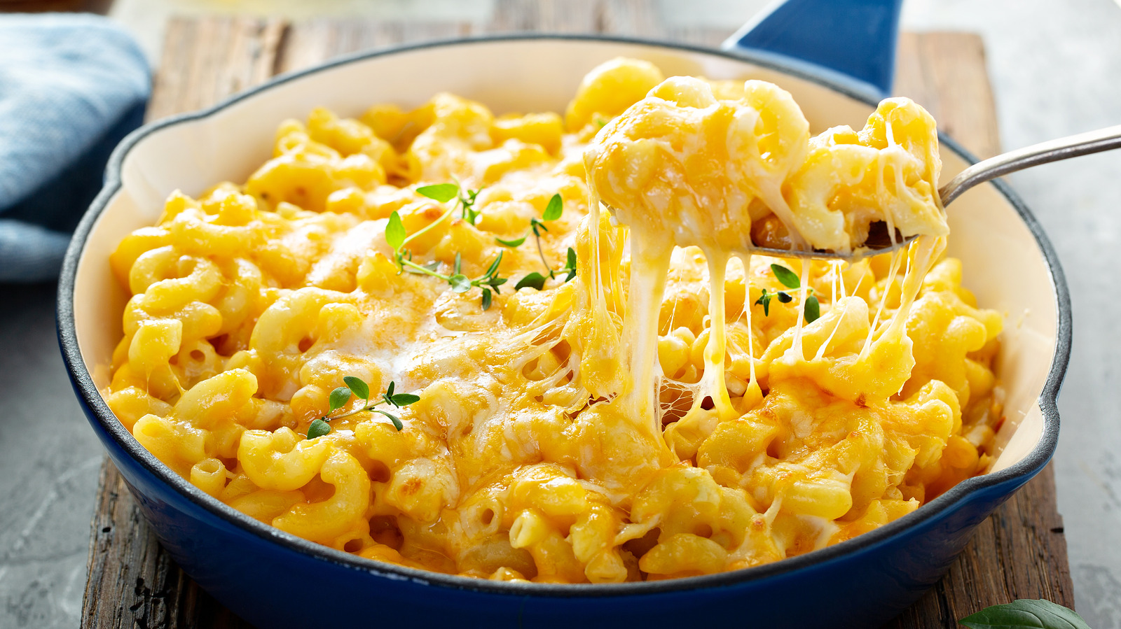 https://www.tastingtable.com/img/gallery/the-15-best-additions-to-mac-and-cheese/l-intro-1670687967.jpg