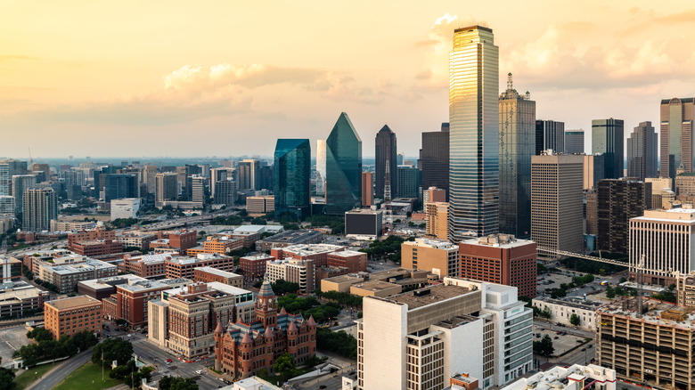 Dallas Texas city skyline