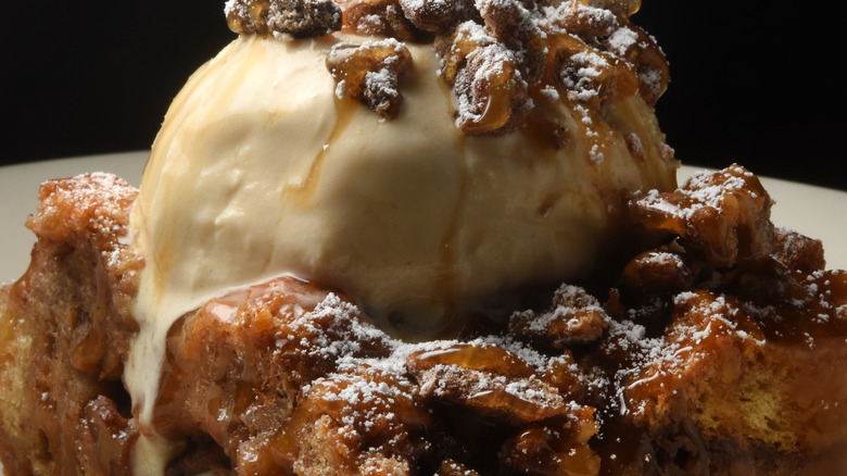 Pecan bread pudding ice cream