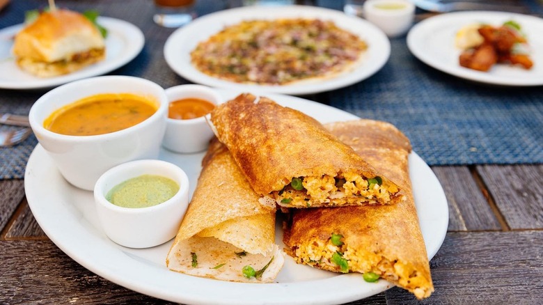 Paneer and pea dosa