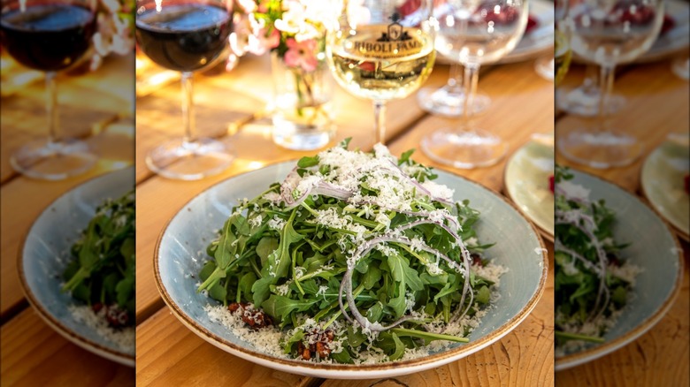 Arugala salad with wine