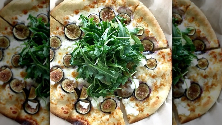  Fig & Goat Cheese pizza