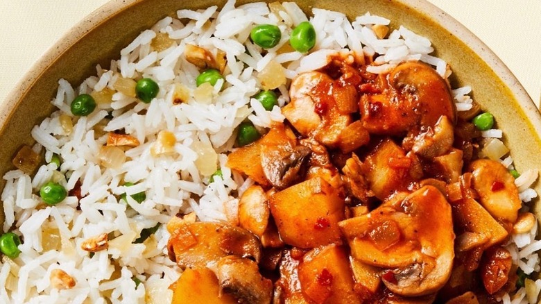 Mushroom curry and vegetable rice