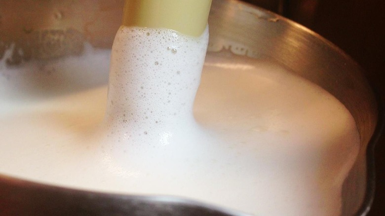 Steamed milk bubbles
