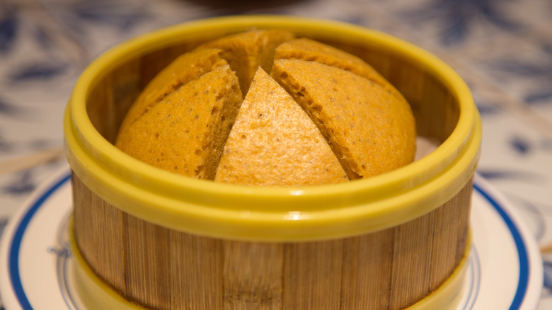 Sponge cake in bamboo steamer