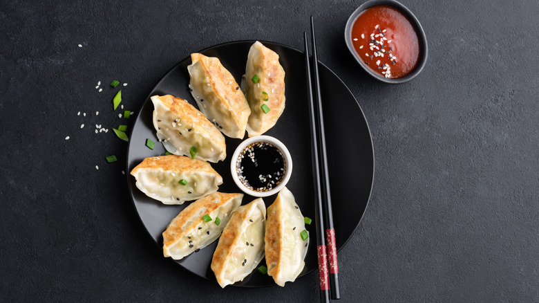 Jiaozi dipping sauce black