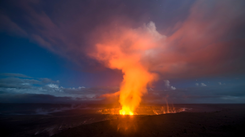 Kilauea caldera outside