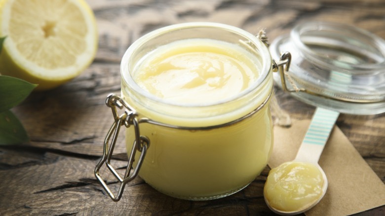 A jar of lemon curd