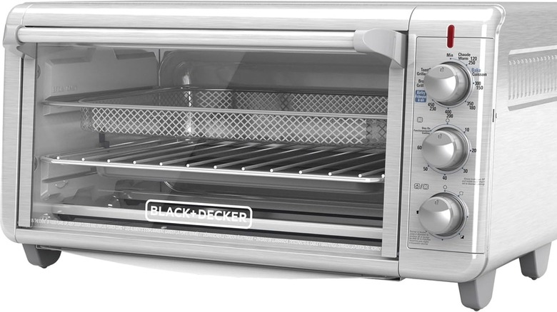 Black and Decker Crisp 'N Bake 8-slice air fry toaster oven on white background