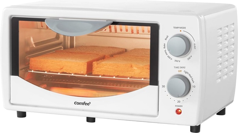 Comfee' countertop toaster oven on white background