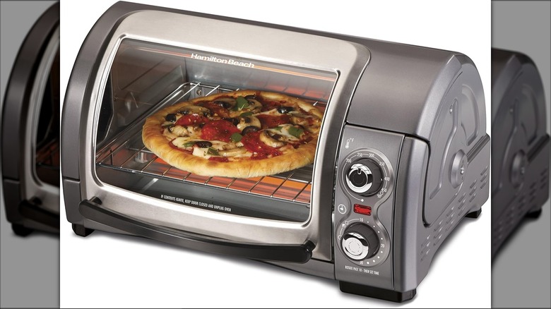 Hamilton Beach Easy Reach 4-slice countertop toaster oven