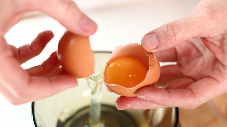 separating egg yolk from white