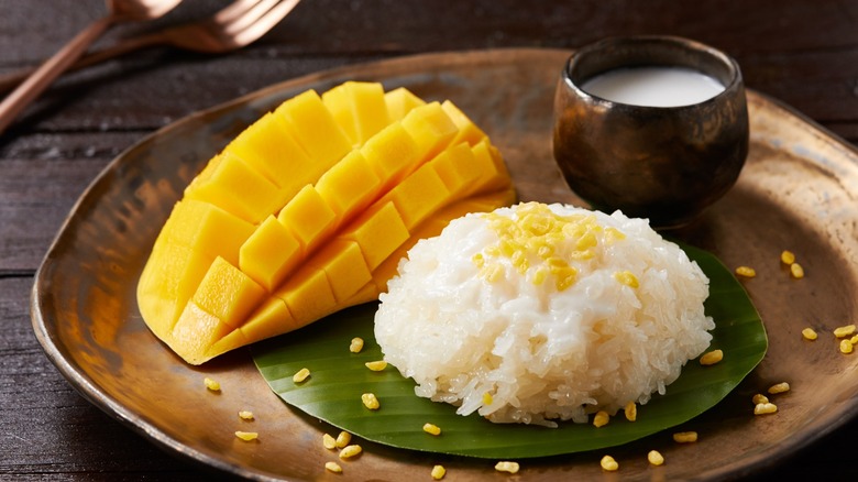 Mango sticky rice with coconut milk