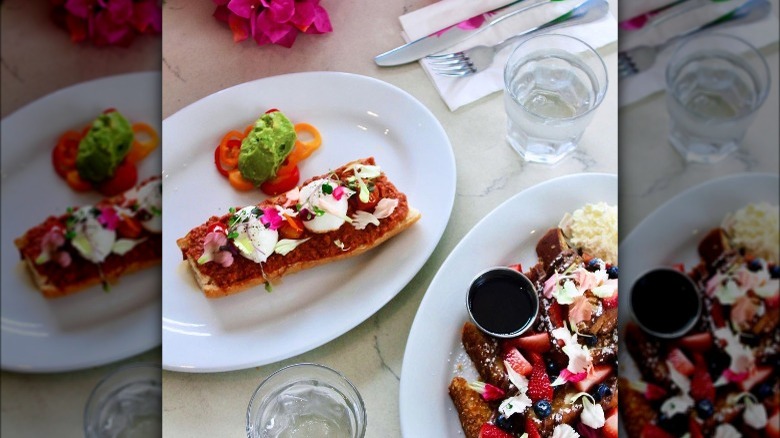 Berry French toastand 