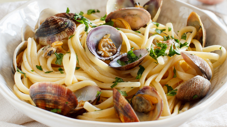 linguini and clams