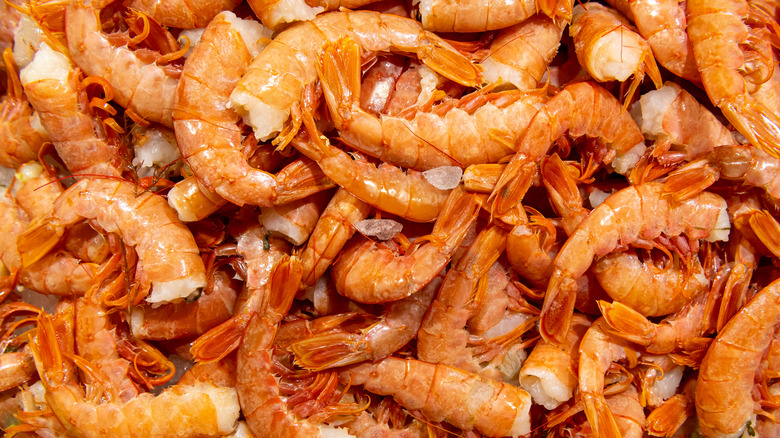 pile of cooked shell-on shrimp