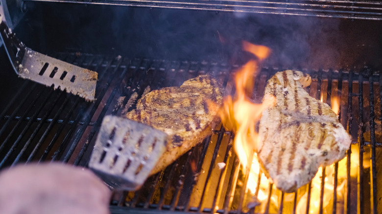 swordfish steaks on teh grill