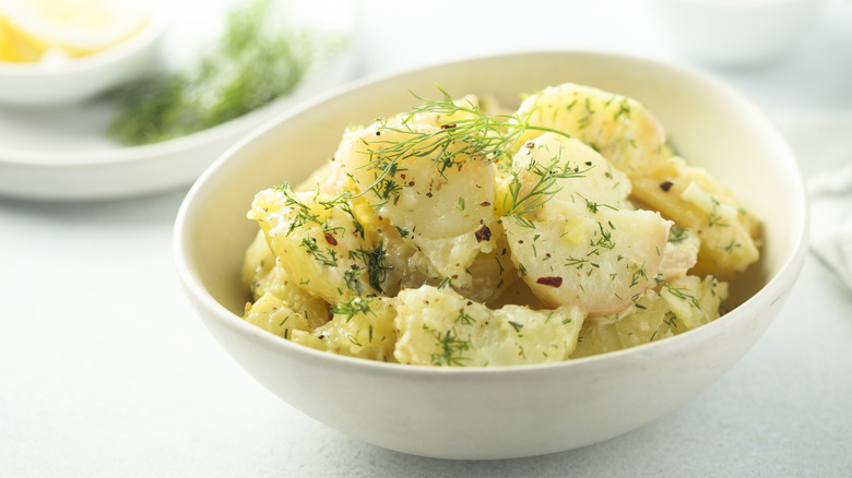 Potato salad with dill 