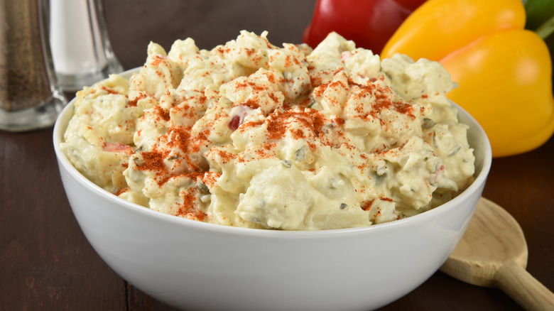 Potato salad with paprika 